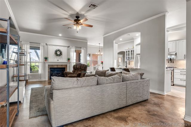 4808 E 142nd Place, Bixby, OK 74008