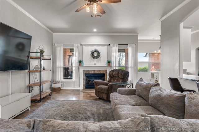 4808 E 142nd Place, Bixby, OK 74008