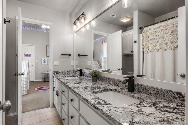 4808 E 142nd Place, Bixby, OK 74008