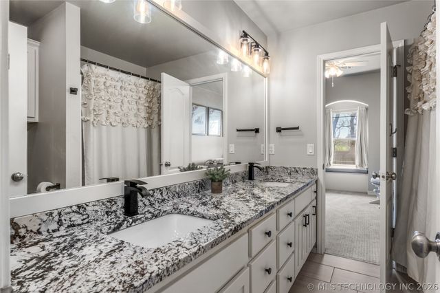 4808 E 142nd Place, Bixby, OK 74008