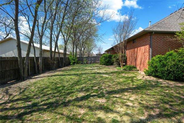 4808 E 142nd Place, Bixby, OK 74008