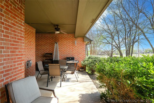 4808 E 142nd Place, Bixby, OK 74008