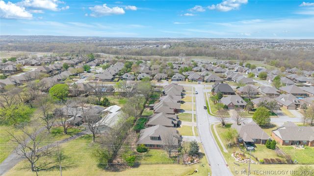 4808 E 142nd Place, Bixby, OK 74008