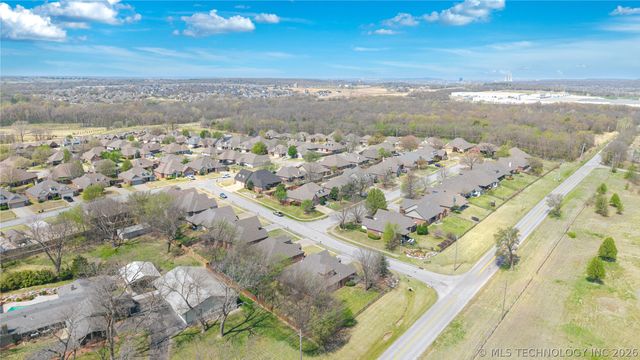 4808 E 142nd Place, Bixby, OK 74008
