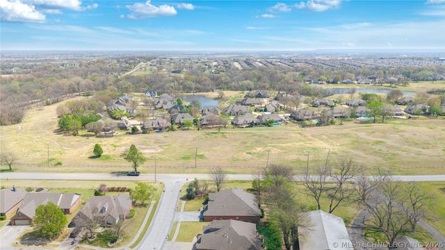 4808 E 142nd Place, Bixby, OK 74008
