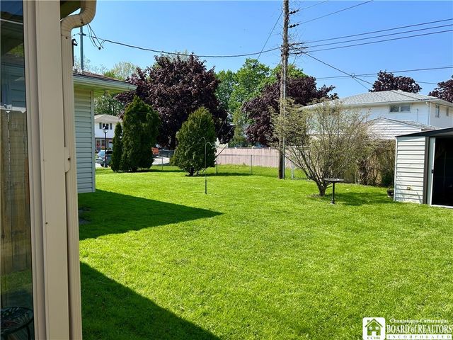 4 Oakwood Drive, Cheektowaga, NY 14227