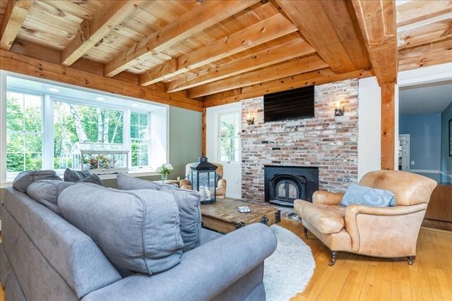 8 Millbrook Lane, Topsfield, MA 01983