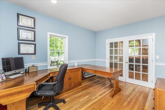 8 Millbrook Lane, Topsfield, MA 01983