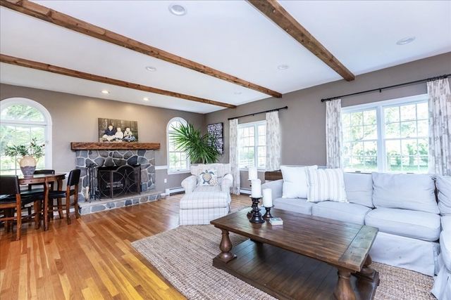 8 Millbrook Lane, Topsfield, MA 01983