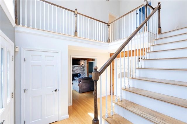 8 Millbrook Lane, Topsfield, MA 01983
