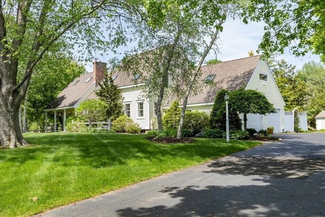 8 Millbrook Lane, Topsfield, MA 01983