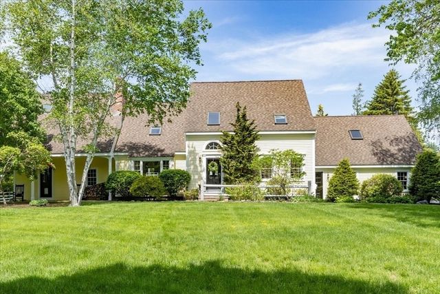 8 Millbrook Lane, Topsfield, MA 01983