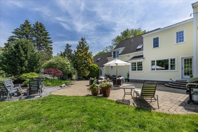 8 Millbrook Lane, Topsfield, MA 01983