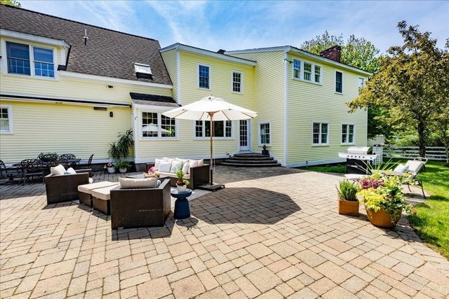 8 Millbrook Lane, Topsfield, MA 01983