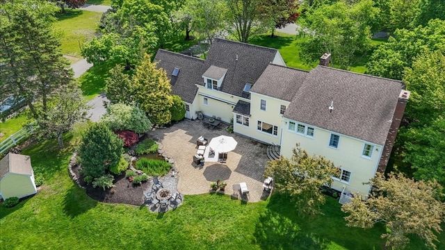 8 Millbrook Lane, Topsfield, MA 01983