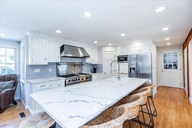 8 Millbrook Lane, Topsfield, MA 01983