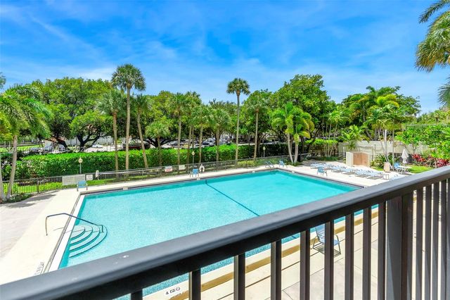 3200 Port Royale Drive N 205, Fort Lauderdale, FL 33308