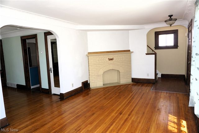 19715 Cherokee Avenue, Cleveland, OH 44119
