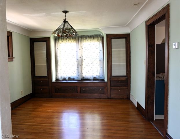 19715 Cherokee Avenue, Cleveland, OH 44119