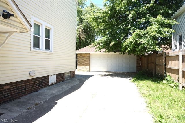 19715 Cherokee Avenue, Cleveland, OH 44119