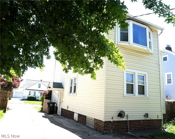 19715 Cherokee Avenue, Cleveland, OH 44119