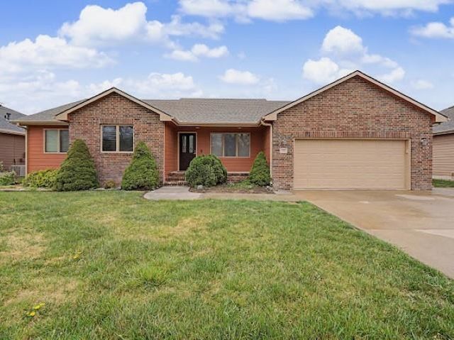 35 Wildcat Cir, Salina, KS 67401