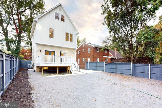 2806 FRANKLIN ST NE, Washington, DC 20018