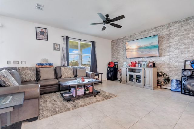 2512 BEGONIA STREET, Mascotte, FL 34753