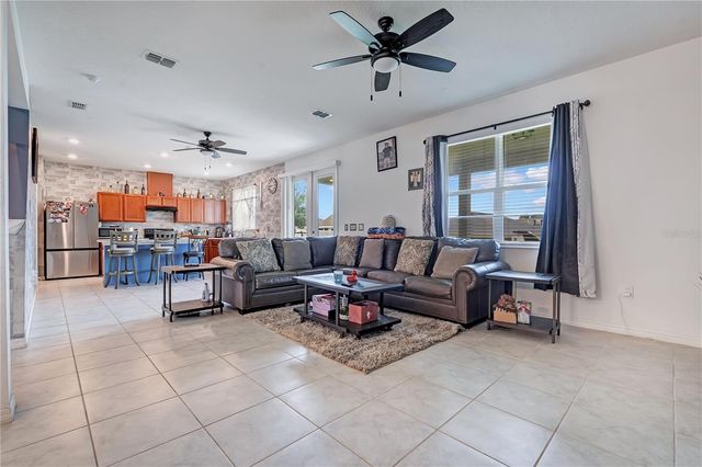 2512 BEGONIA STREET, Mascotte, FL 34753