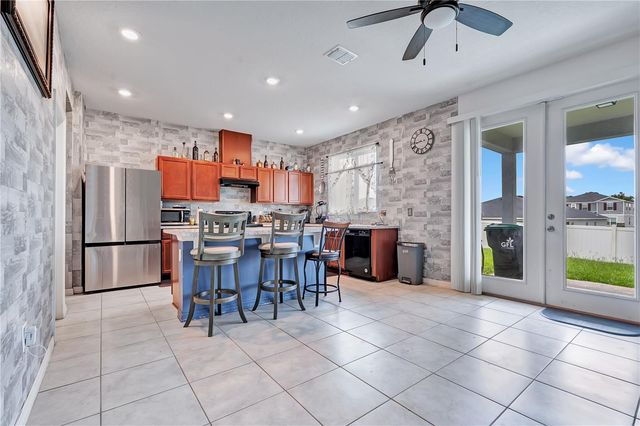 2512 BEGONIA STREET, Mascotte, FL 34753