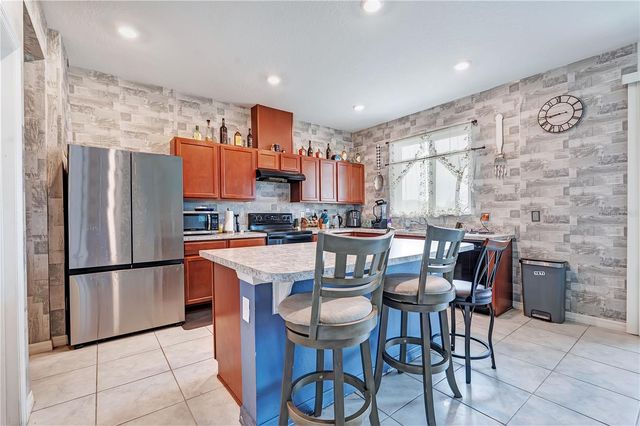2512 BEGONIA STREET, Mascotte, FL 34753