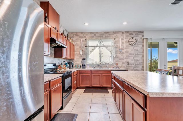 2512 BEGONIA STREET, Mascotte, FL 34753