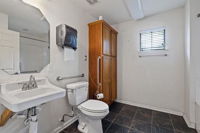 1213 Justin LN, Austin, TX 78757
