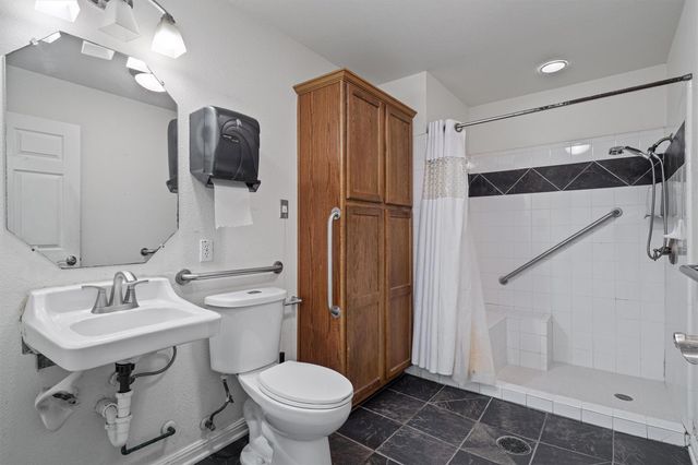 1213 Justin LN, Austin, TX 78757