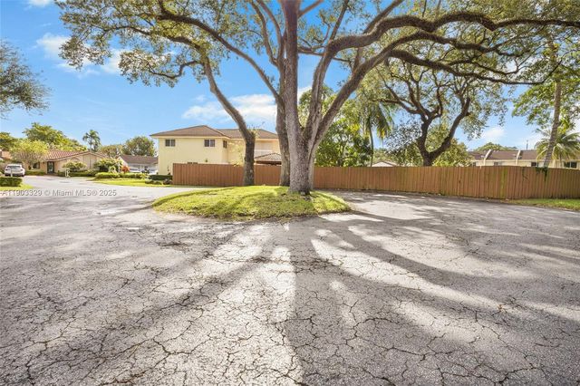 11335 SW 74th Ln 0, Miami, FL 33173