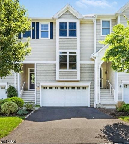33 Catamaran Ct, Mount Arlington Boro, NJ 07856