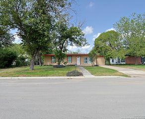 111 Grasmere, San Antonio, TX 78218