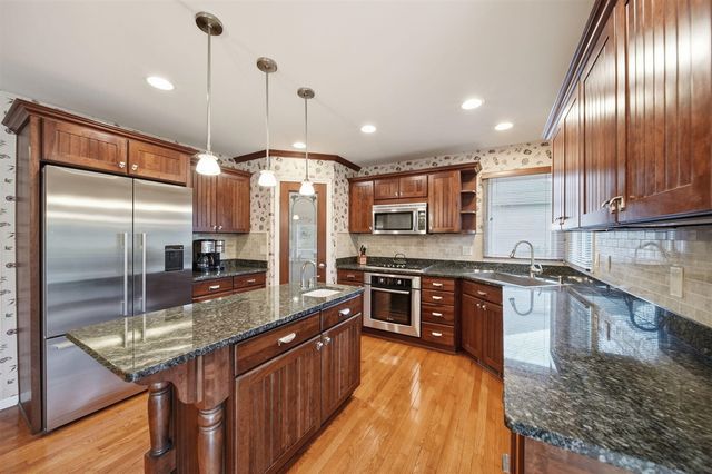 5040 Grande View Lane, Jackson, MI 49201