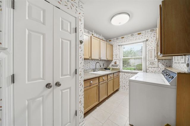 5040 Grande View Lane, Jackson, MI 49201