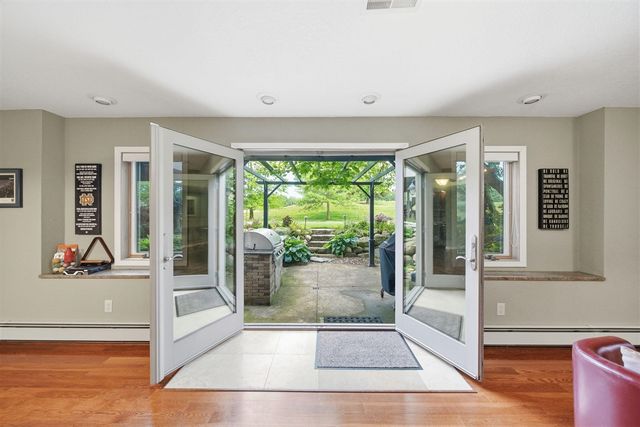 5040 Grande View Lane, Jackson, MI 49201