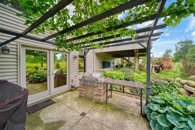5040 Grande View Lane, Jackson, MI 49201