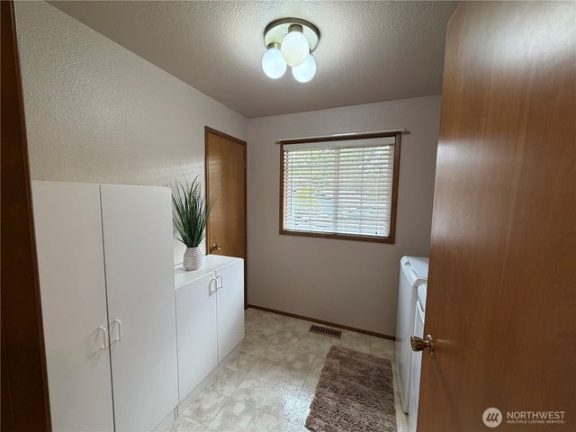 3815 Hillview Court NW, Olympia, WA 98502