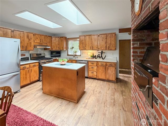 3815 Hillview Court NW, Olympia, WA 98502