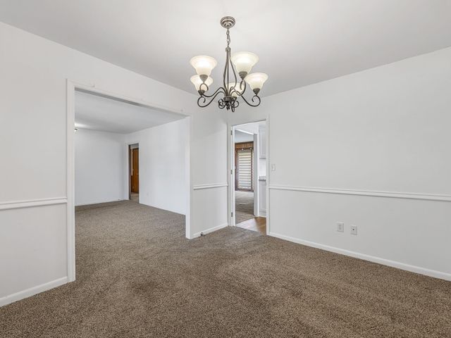 404 Shamrock Dr, Boiling Springs, SC 29316