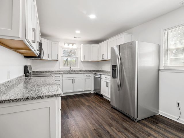 404 Shamrock Dr, Boiling Springs, SC 29316