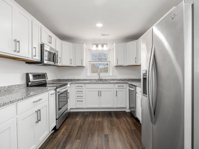 404 Shamrock Dr, Boiling Springs, SC 29316