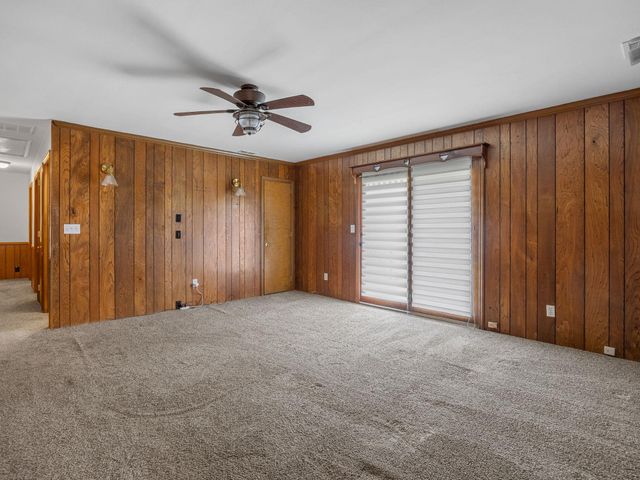 404 Shamrock Dr, Boiling Springs, SC 29316