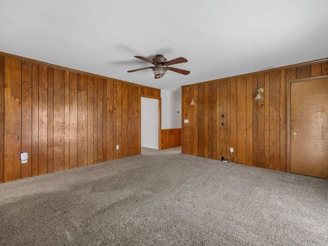 404 Shamrock Dr, Boiling Springs, SC 29316