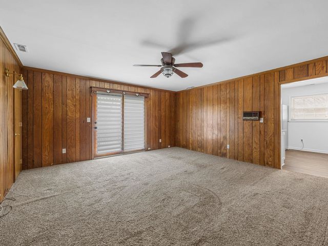 404 Shamrock Dr, Boiling Springs, SC 29316