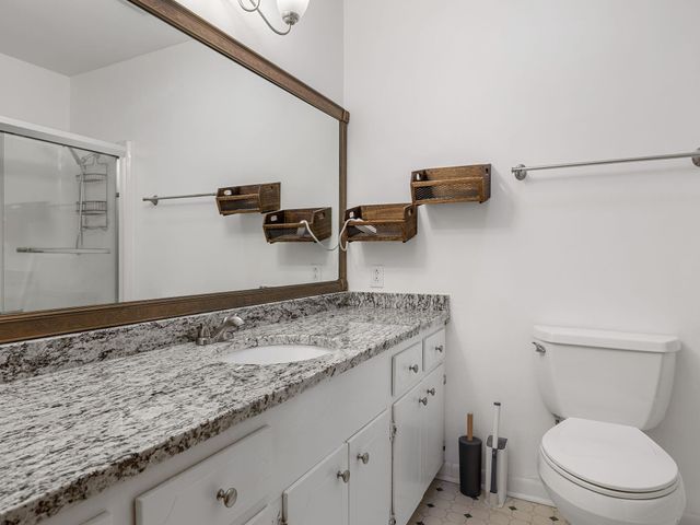 404 Shamrock Dr, Boiling Springs, SC 29316
